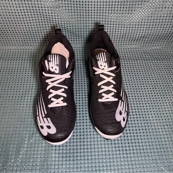 ***NWT*** MEN`S FUELCELL 4040 V6 MOLDED BASEBALL CLEATS - Picture 3 of 11